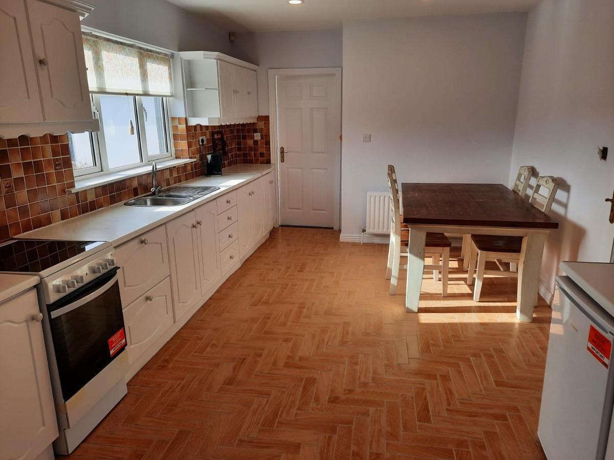 4 Bedroom, 15 Min To Limerick City Quiet Retreat. Экстерьер фото